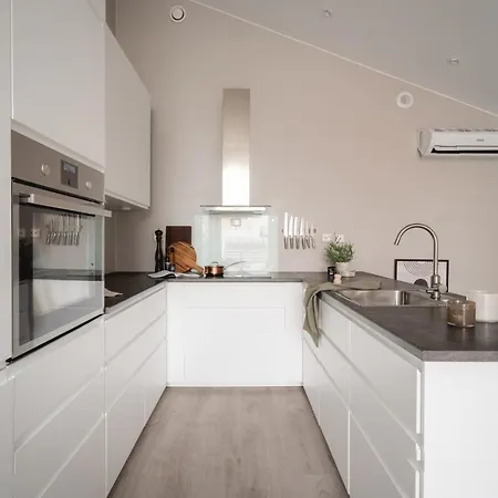 Arctic Homes - Unique Town House מלון דירות 4*