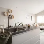 Arctic Homes - Unique Town House 4*